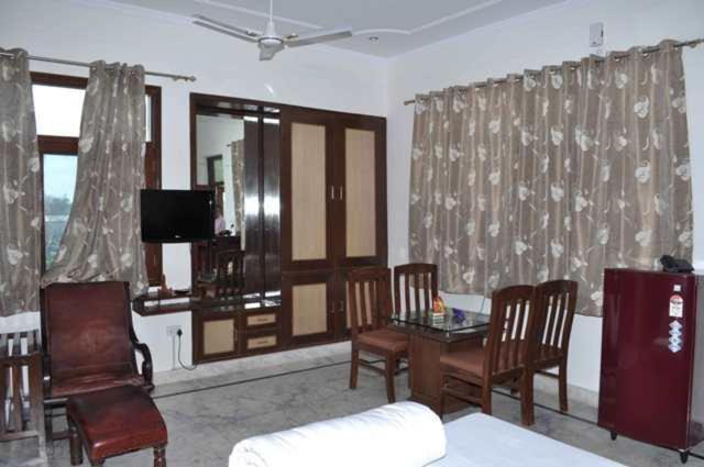 Shivanta Residency Hotel Rishīkesh Kamer foto